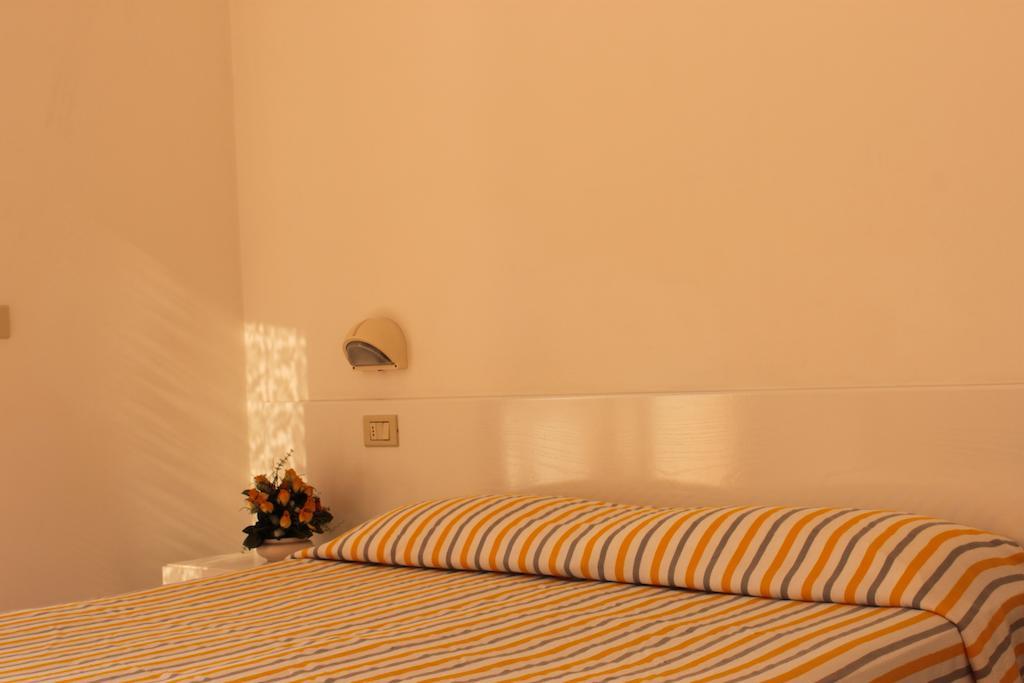 Residence Azzurro Massignano Room photo